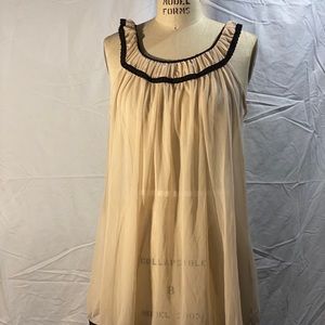 Flowy tank